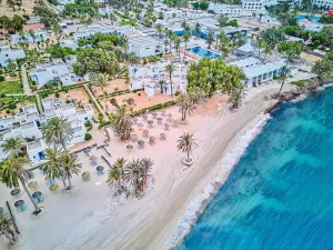 Hari Club Beach Resort